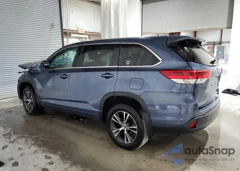 2018 Toyota Highlander Le z USA, uszkodzony, nr VIN 5TDBZRFH3JS484910